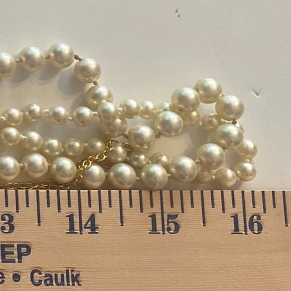 Carolee Lux Signed Vintage Faux Pearl Gold Tone Necklace w/ Clip Hoop Earrings - Picture 5 of 11